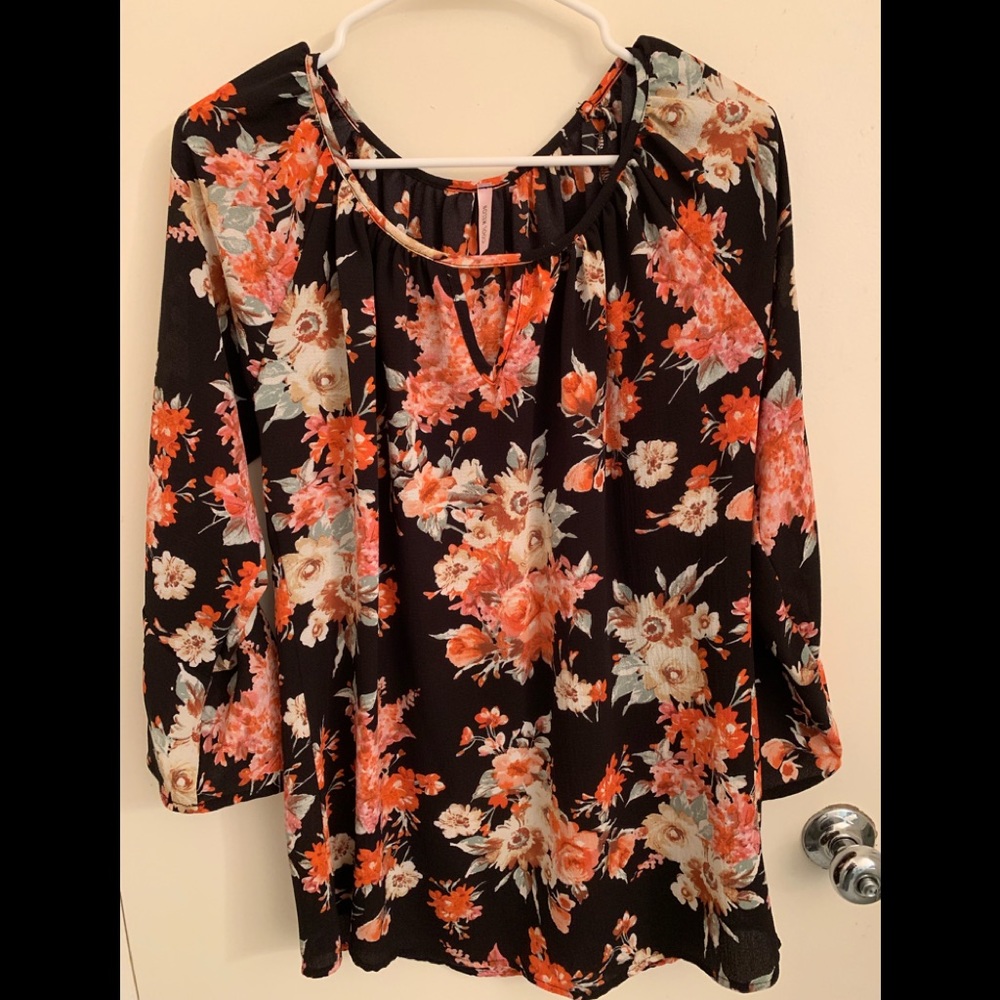 Keyhole Bell Sleeved Blouse